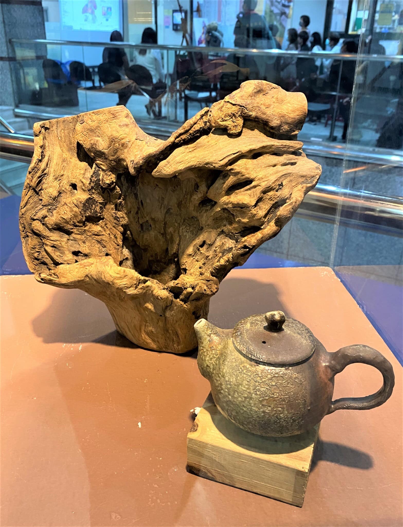 20221022新北市鶯歌工商校內師生聯合展出【當雄心壯志遇見浪浪－師生遇見流浪動物影像紀實展~給浪浪一個家】-2