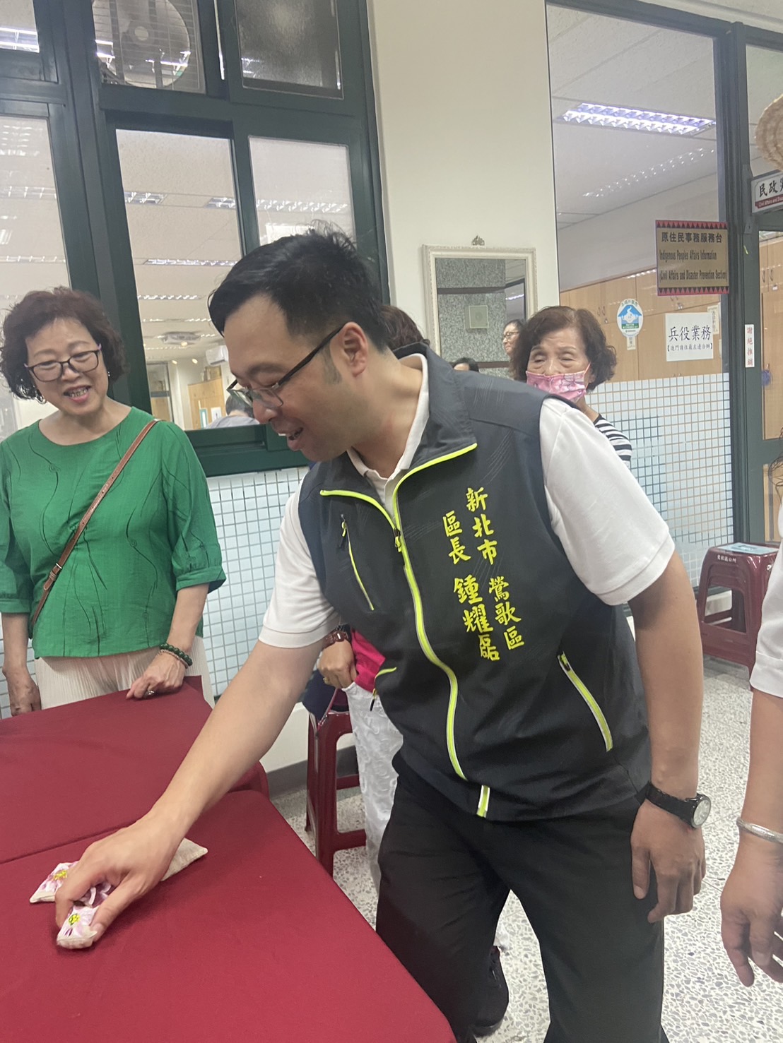 鍾區長骰子互動