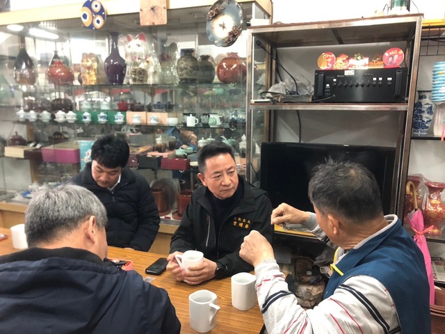 區長帶領公所團隊下里與里長面對面討論區（里）政-1(共3張照片)