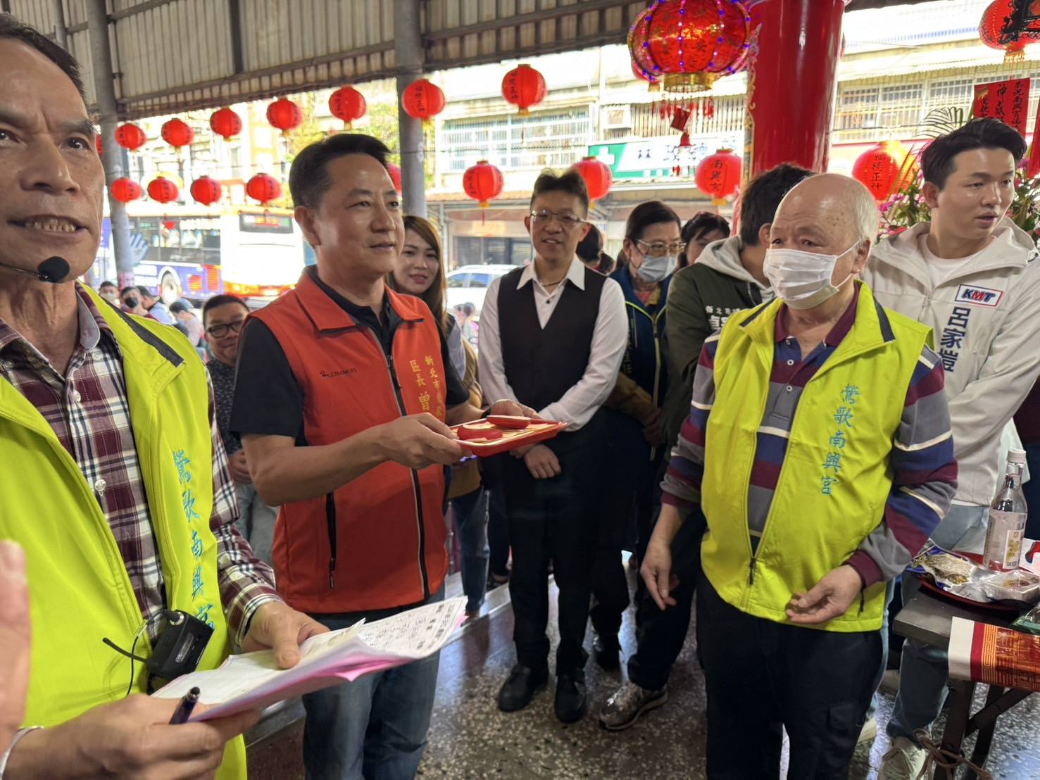 區長特地至區內土地公廟參香祈福-3